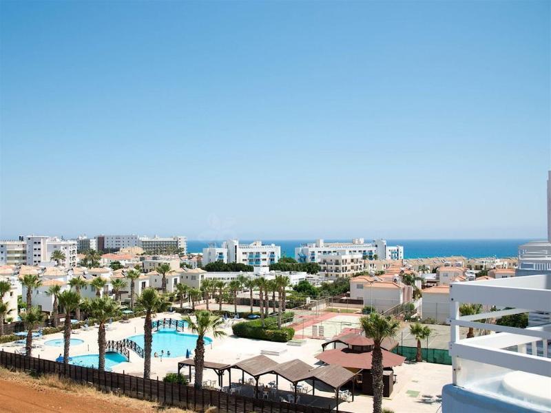 Polycarpia Hotel Pernera المظهر الخارجي الصورة